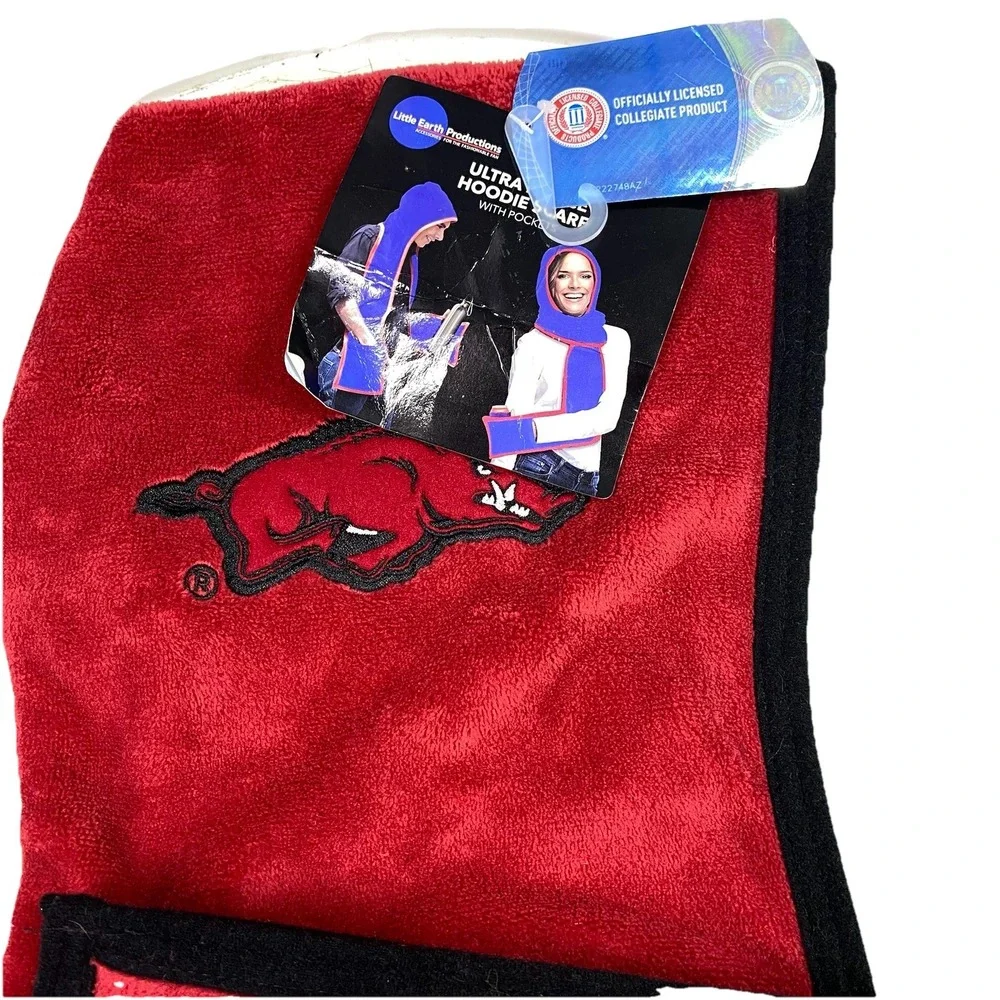 ARKANSAS RAZORBACKS Red Ultra Fleece Hoodie Scarf With Pockets -NCAA -‎ NWT